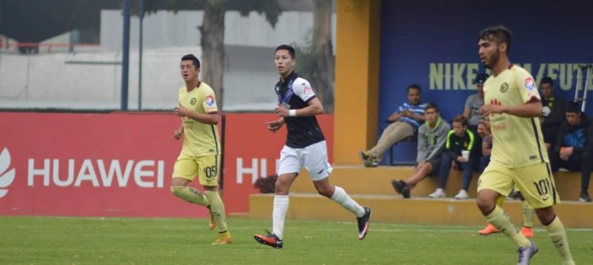 Alumni Oscar Torres playing for Atletico Veracruz of the Mexican Second Division